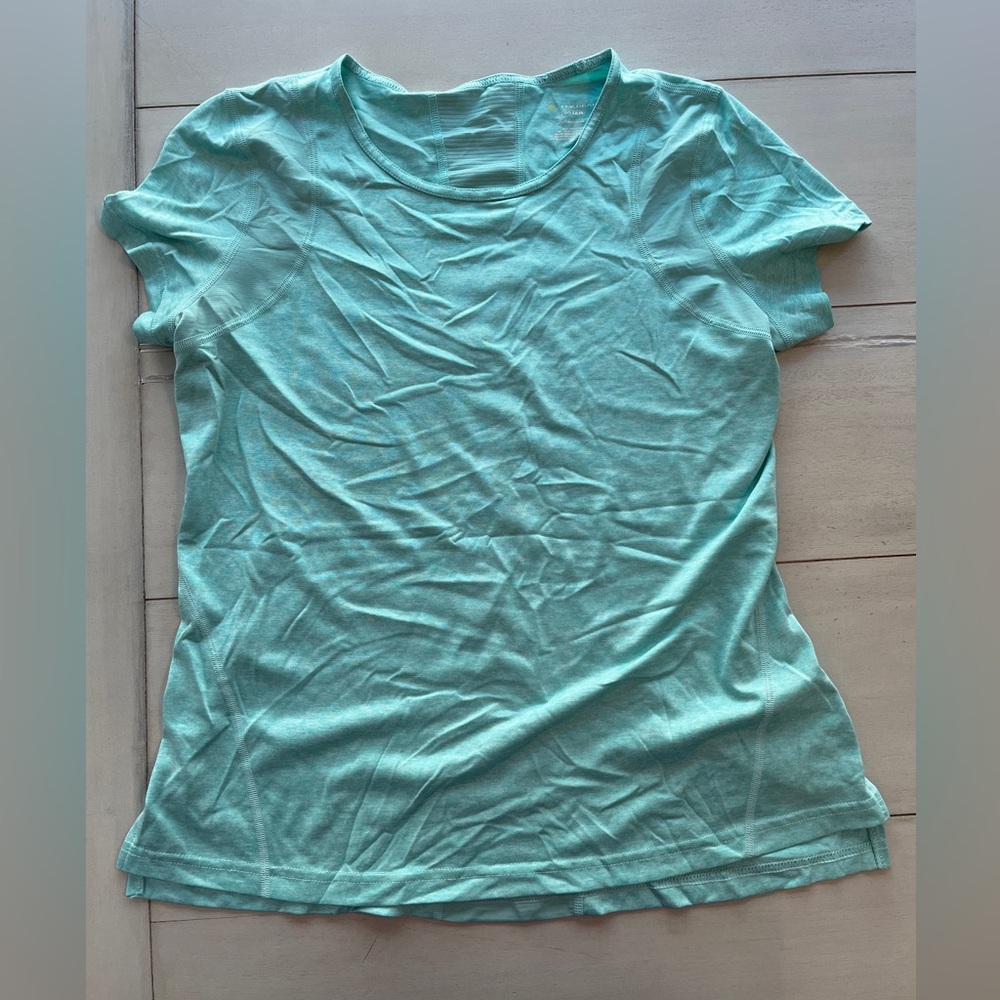 Tek Gear. Size M. Mint green. Short sleeve.